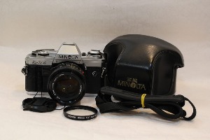 [중고] 삼성 미놀타 필카 X-300 50mm 1:1.4 전용케이스 스트랩 49mm uv 카메라 흠없있 꺠끗하며 모든기능 정상입니다