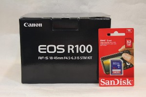 신품 캐논 정품 EOS R100 RF-S 18-45mm F4.5-6.3 IS STM KIT 보증서 설명서 박스 신품 등록 하시면 됩니다 캐논충전기 캐논배터리 캐논스트랩 메모리32GB